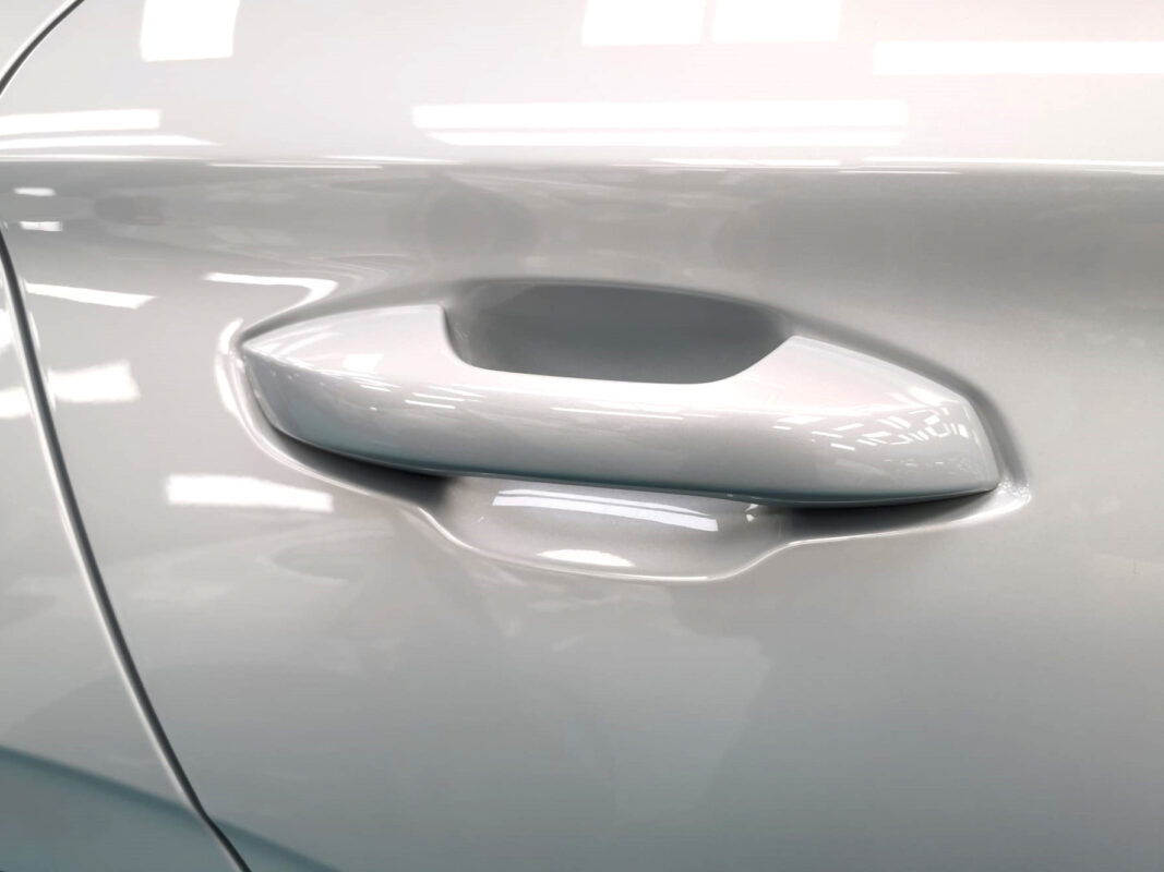 The coated paintwork of the BYD Atto 3, clean and sharp.