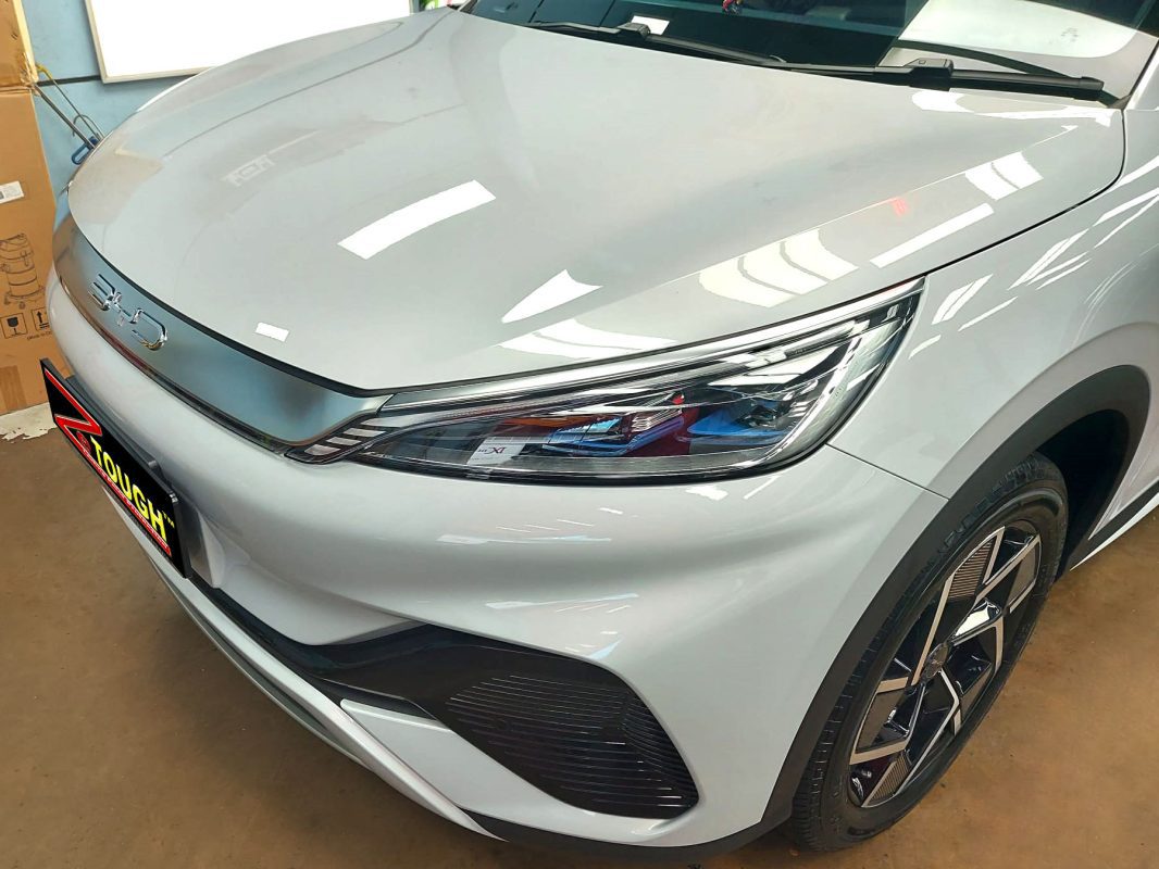 Side view of the BYD Atto 3 after the ceramic coating.