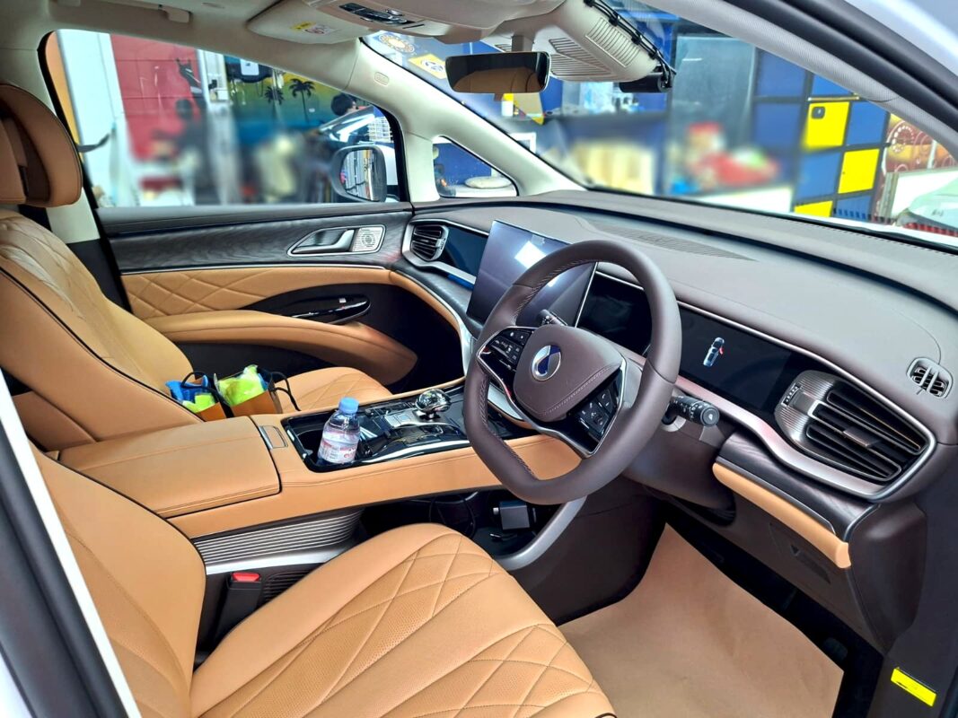 The BYD Denza D9's protected, high-gloss finish.