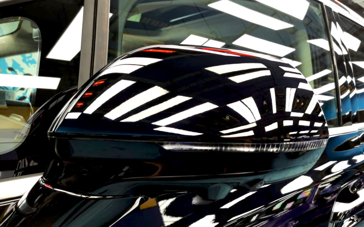 Side panel of the BYD Denza with the titanium finish locked in.