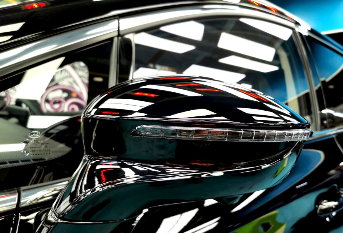 Side panel of the BYD M6 with the titanium finish locked in.