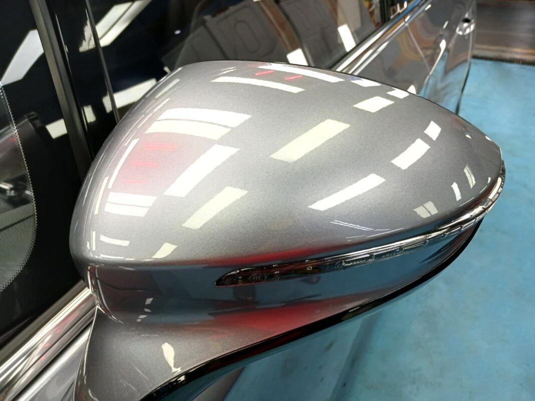 Side panel of the BYD M6 with the titanium finish locked in.