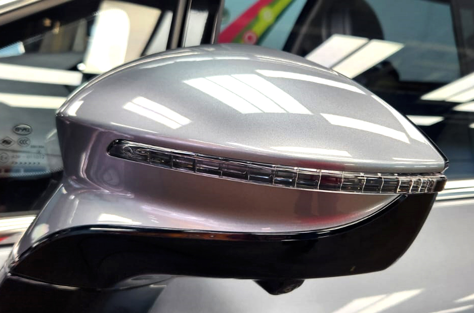 Side panel of the BYD M6 with the titanium finish locked in.