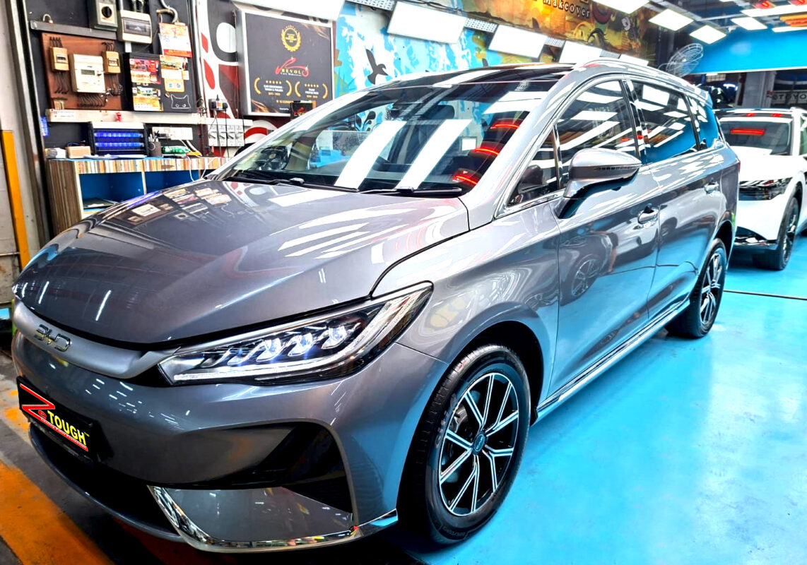 BYD M6, glossy after its ZeTough Titanium coating.