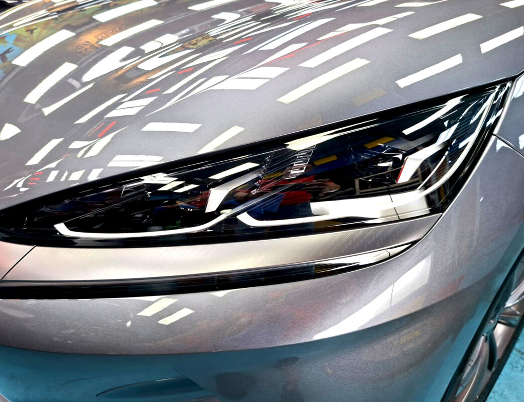 Glossy bodywork of the BYD Seal 6 after coating.