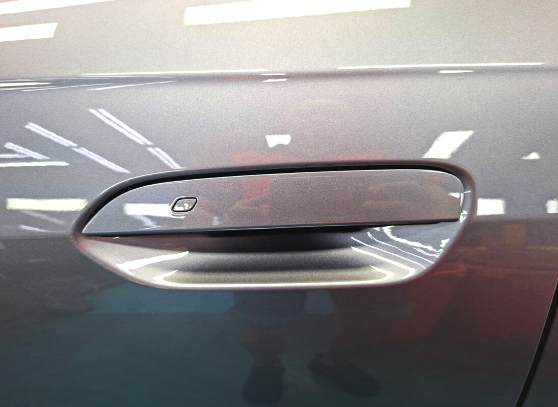 The coated paintwork of the BYD Seal 6, clean and sharp.