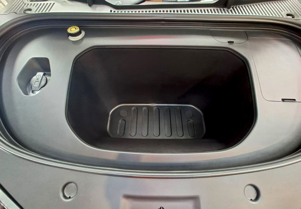 Reflections across the coated panels of the BYD Seal 6.