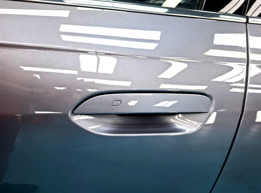 The coated paintwork of the BYD Seal 6, sharp and clean.