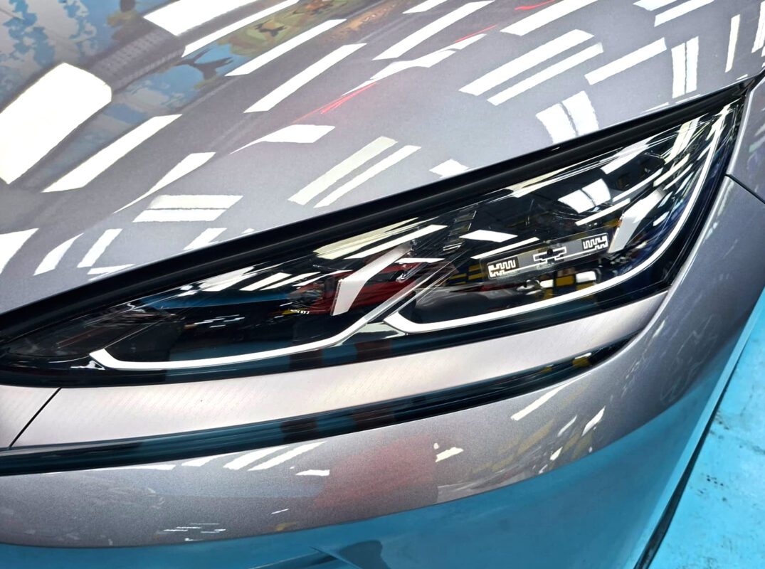 Glossy bodywork of the BYD Seal 6 after coating.