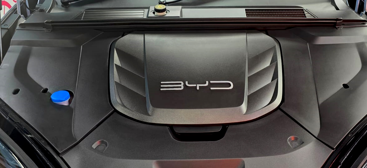 Detail of the BYD Seal Dynamic's bodywork sealed with ZeTough Titanium.