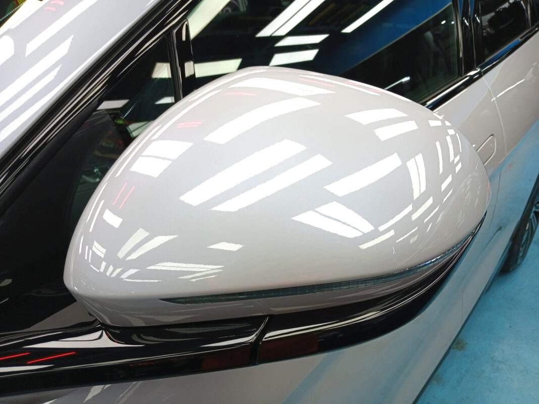 Side panel of the BYD Sealion with the titanium finish locked in.