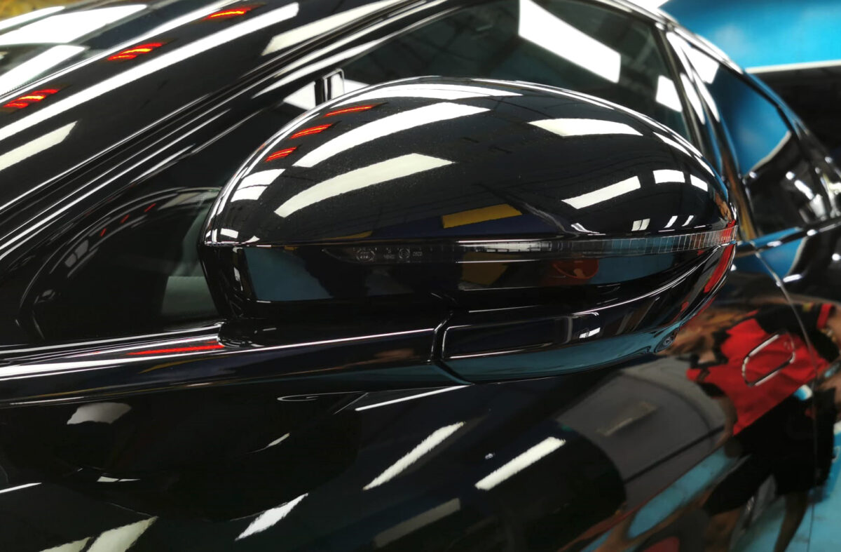 Detailed exterior of the BYD Sealion 7.