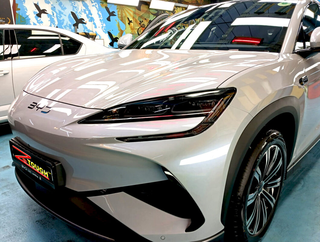 The BYD Sealion 7 from a side angle after the titanium coating.