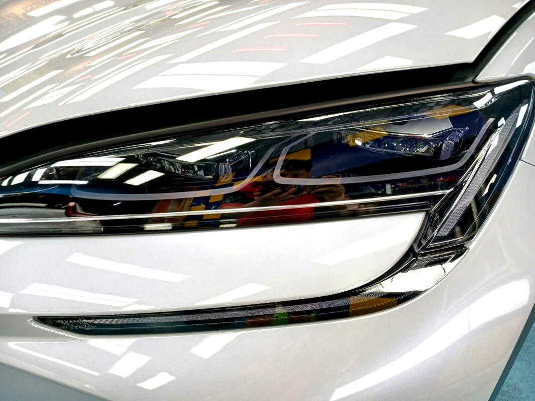 Glossy bodywork of the BYD Sealion 7 after coating.
