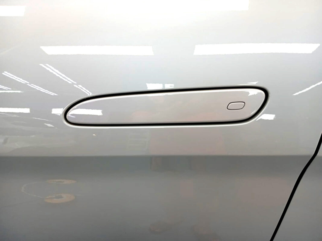 The coated paintwork of the BYD Sealion 7, clean and sharp.