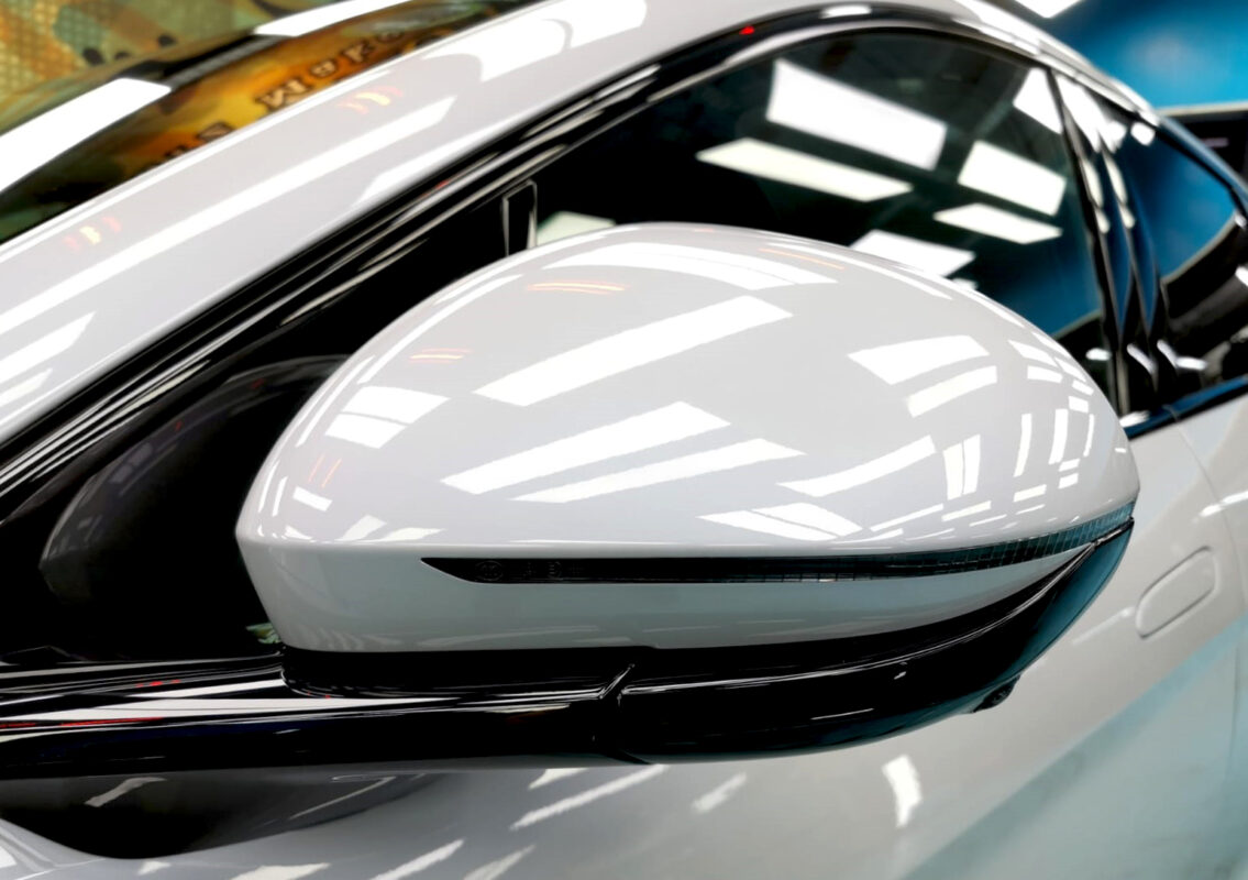 Side panel of the BYD Sealion with the titanium finish locked in.