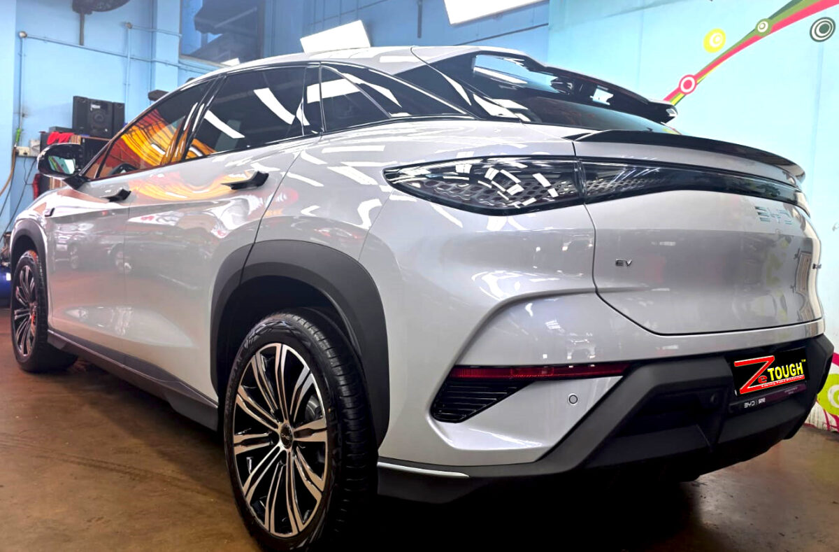 Front three-quarter view of the BYD Sealion 7 after coating.
