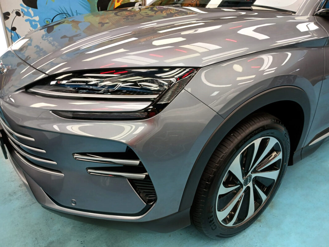 The BYD Sealion from a side angle after the ceramic coating.