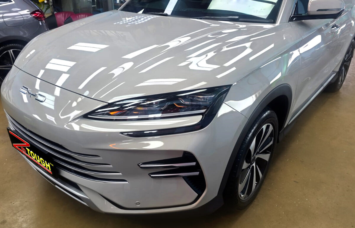 The BYD Sealion from a side angle after the titanium coating.