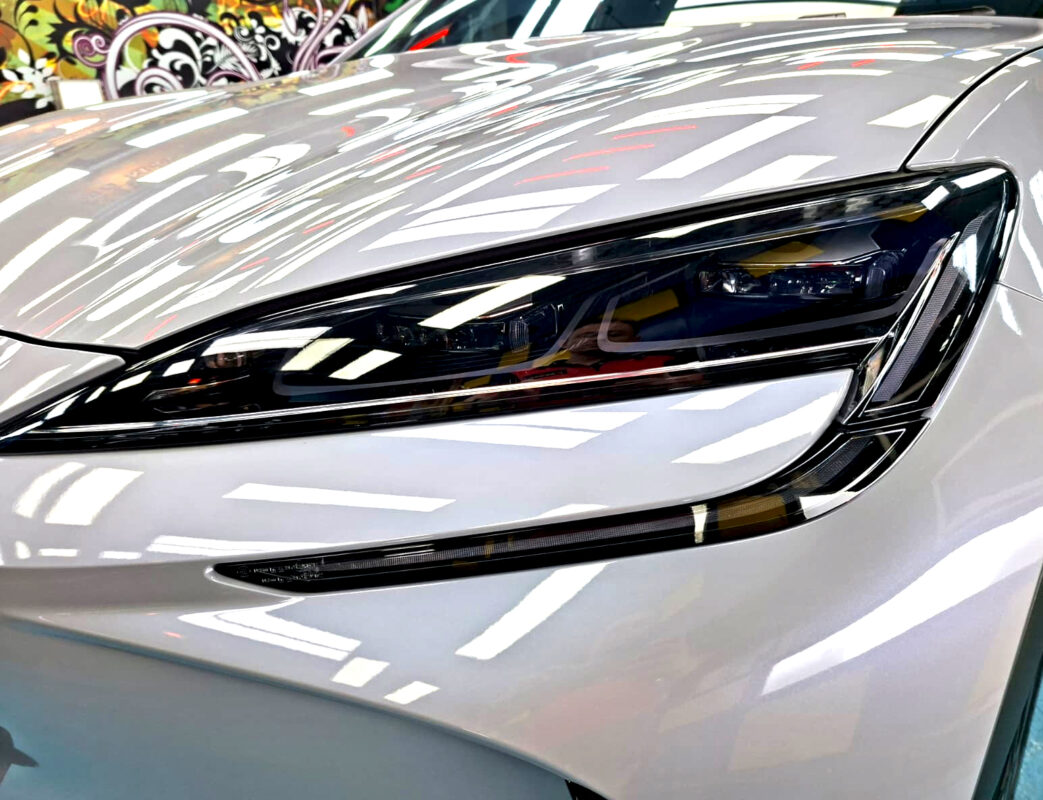 Glossy bodywork of the BYD Sealion after coating.