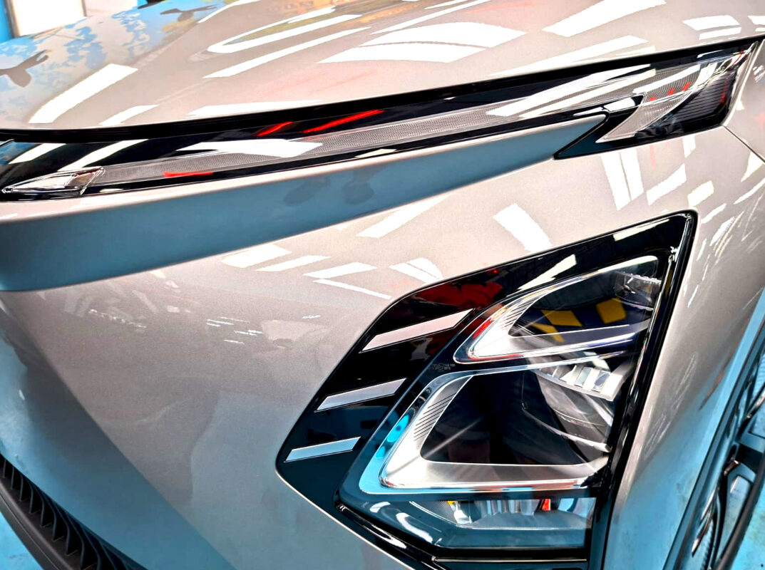 Glossy bodywork of the Chery Omoda after coating.