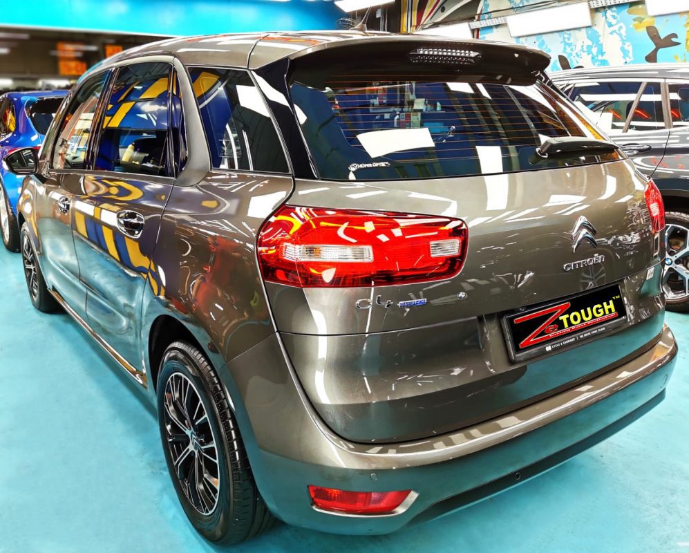 Rear quarter of the Citroen C4 Picasso, glossy and protected.