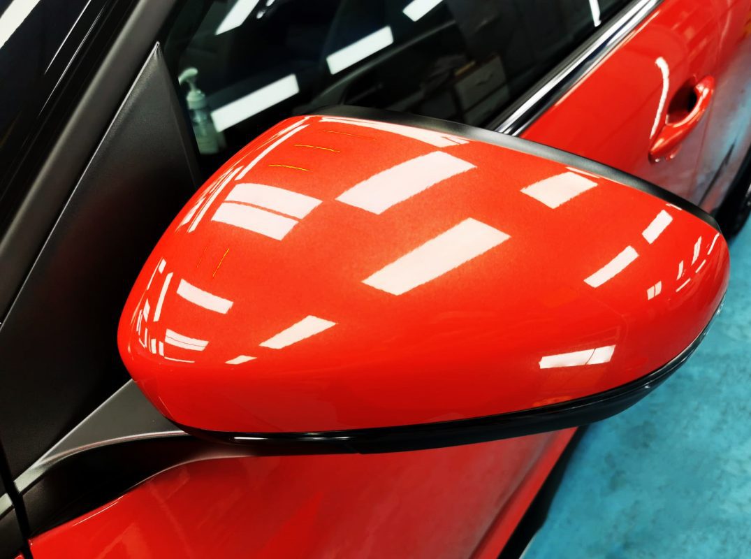 Side panel of the Citroen C5 with the ceramic finish locked in.