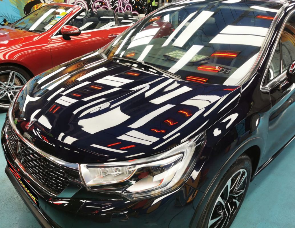 Detail of the Citroen DS4's bodywork sealed with ZeTough Ceramic.