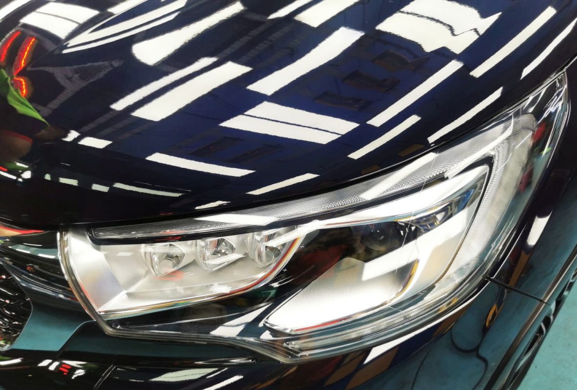 Front three-quarter view of the Citroen DS4 after coating.