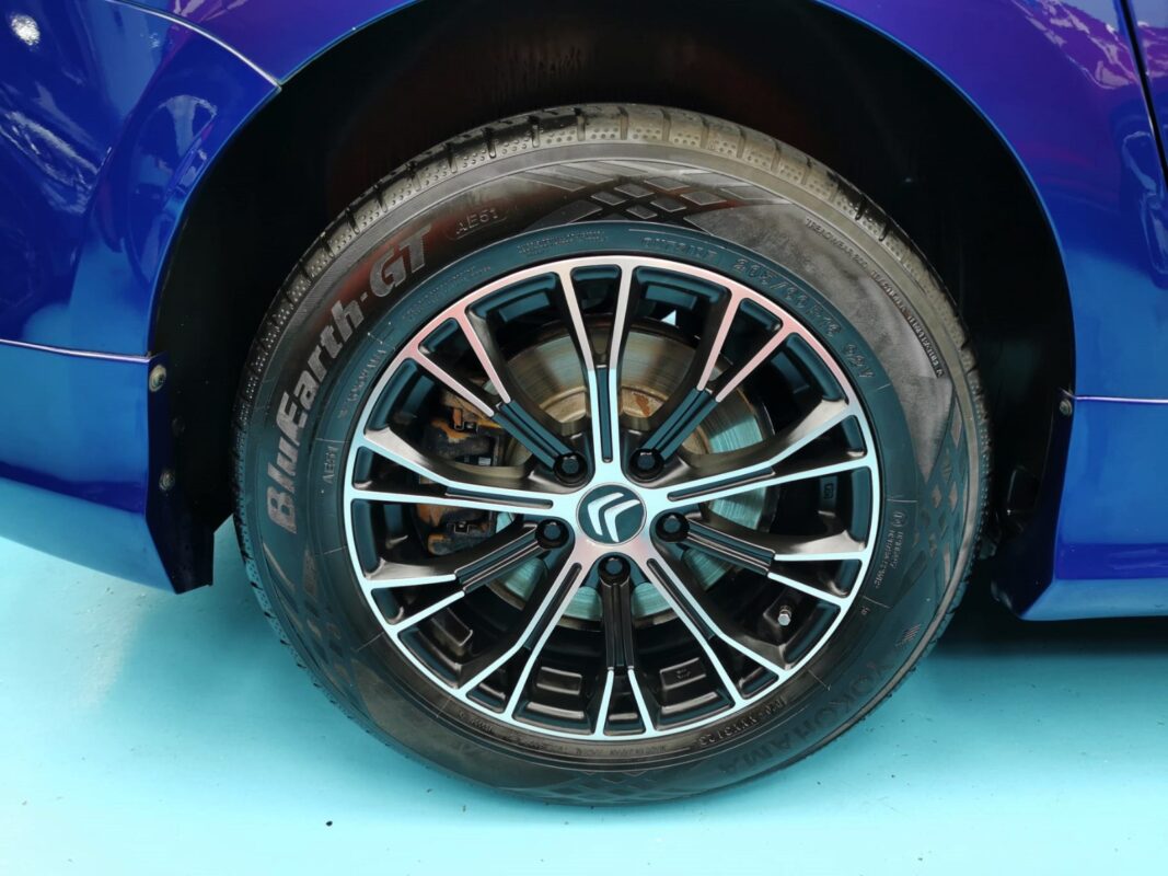 The finished Citroen Grand C4 Spacetourer, glossy and protected.