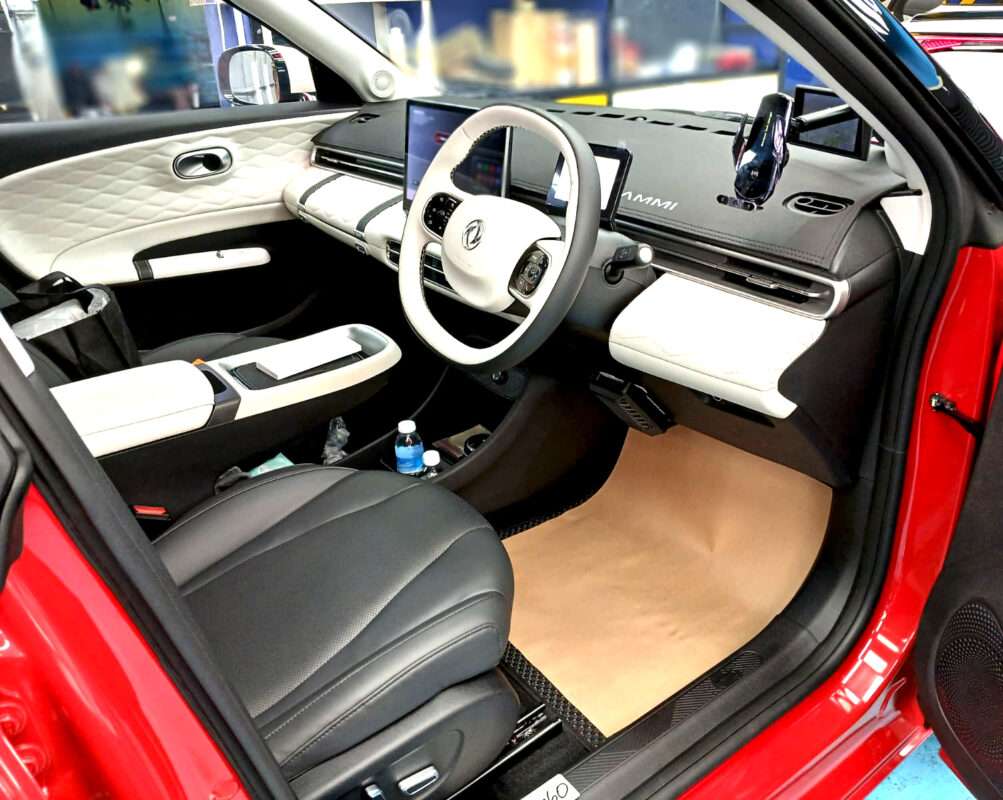 The Dongfeng Box's protected, high-gloss finish.