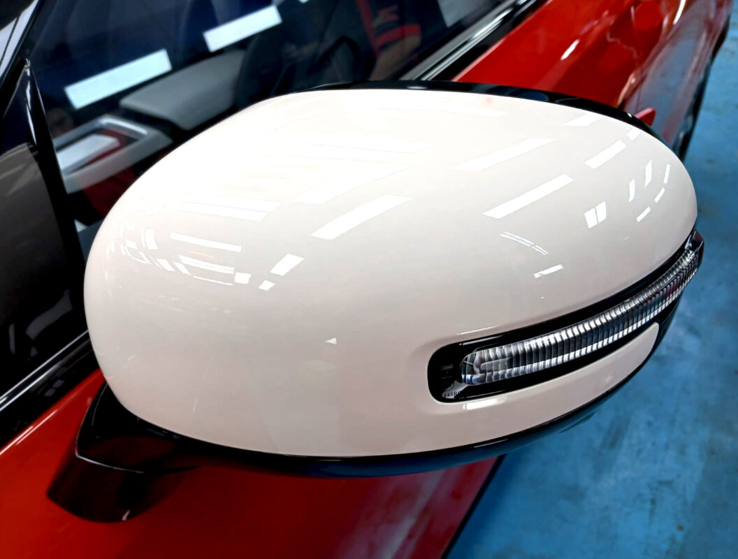 Detailed exterior of the Dongfeng Box.