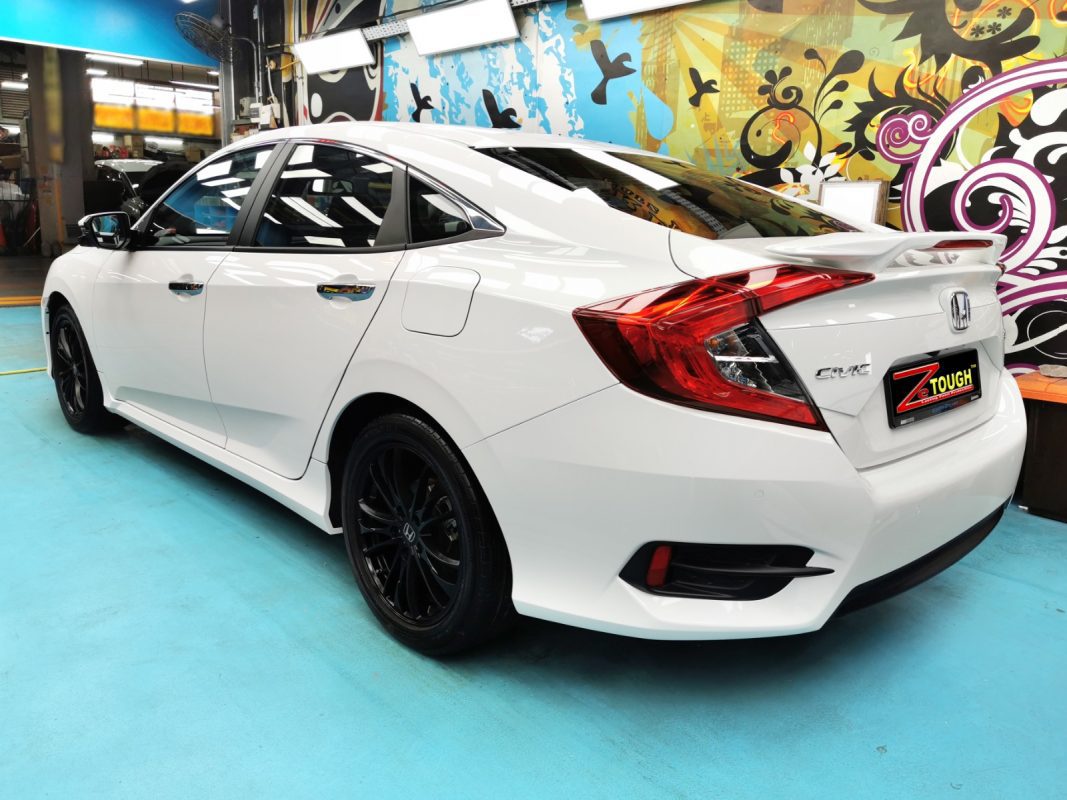 A finished detail of the resprayed Civic.