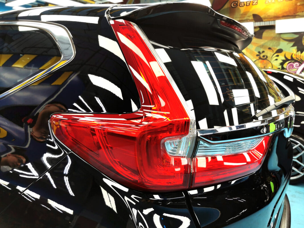 After: the Honda CR-V with its full respray, paintwork restored to a deep, even finish.