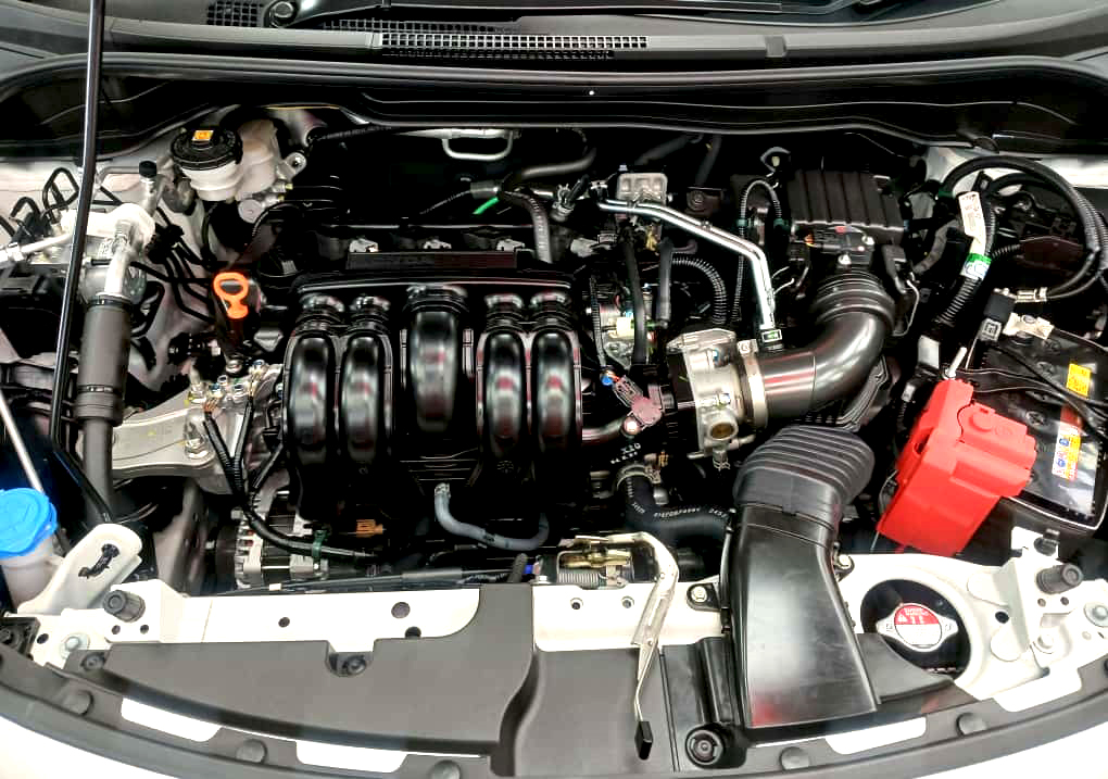 Detail of the Honda Fit's bodywork sealed with ZeTough Ceramic.