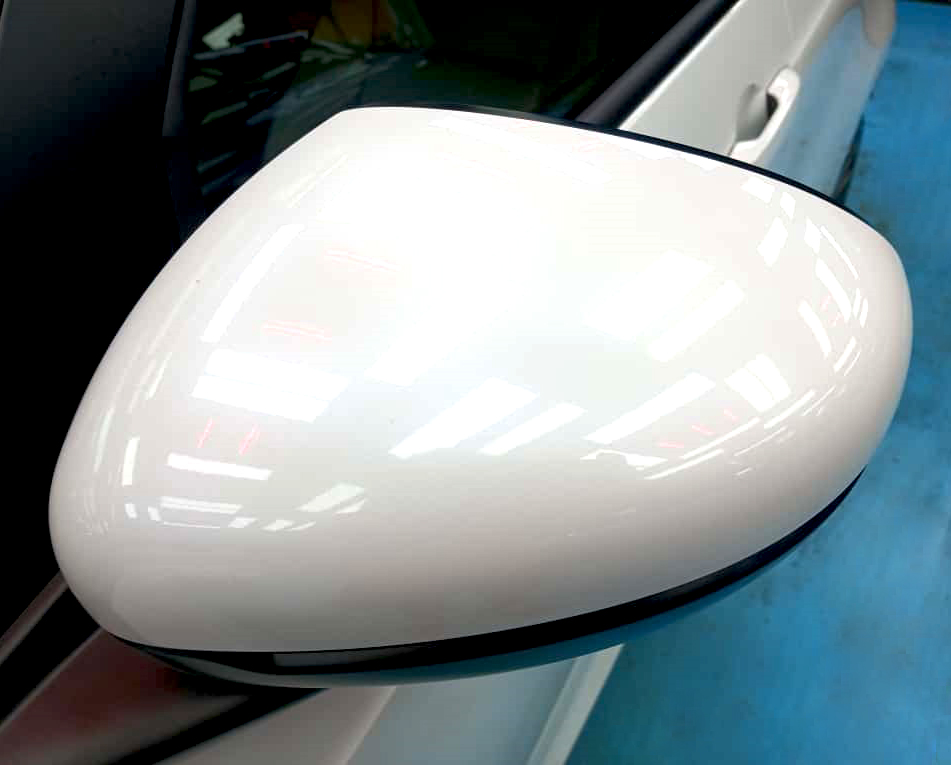 Side panel of the Honda Fit with the ceramic finish locked in.