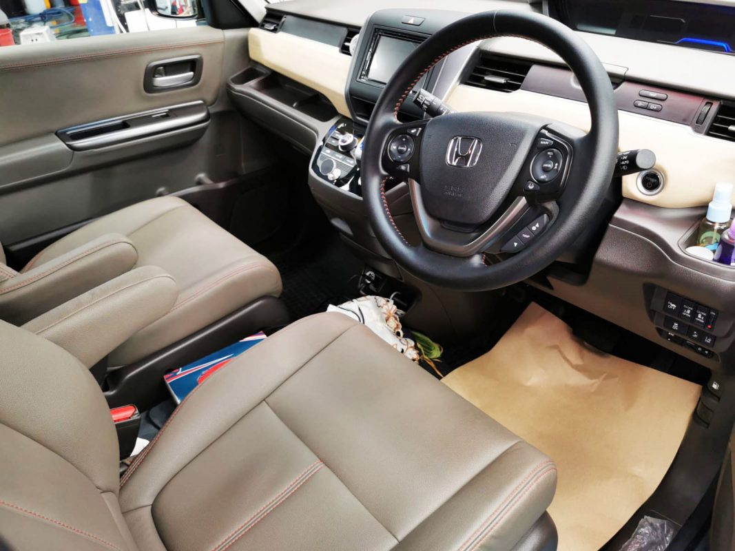 Front three-quarter view of the Honda Freed after coating.