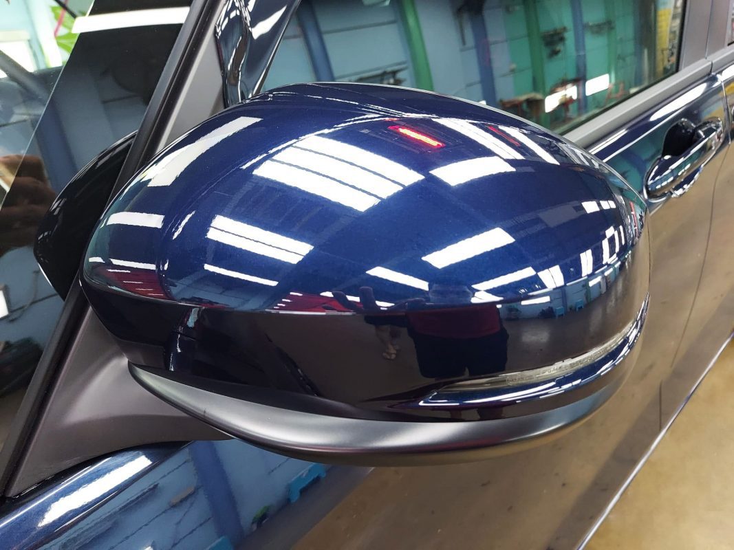 Side panel of the Honda Freed with the titanium finish locked in.