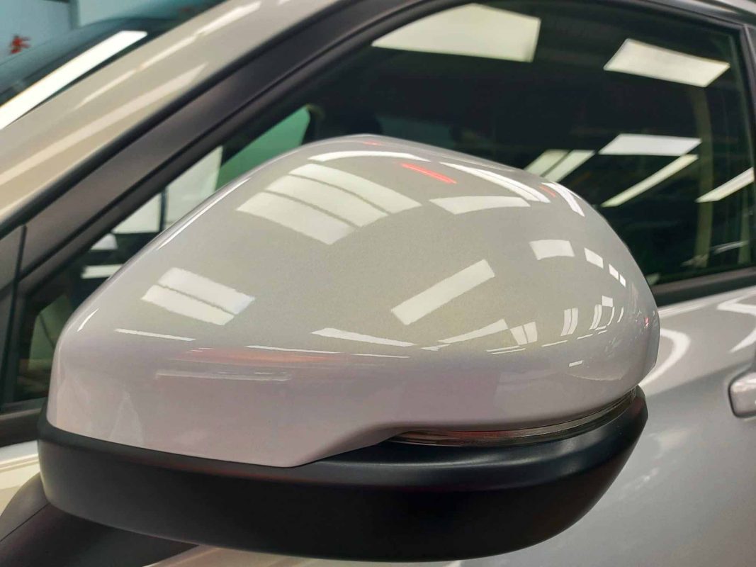 Side panel of the HR-V with the ceramic finish locked in.