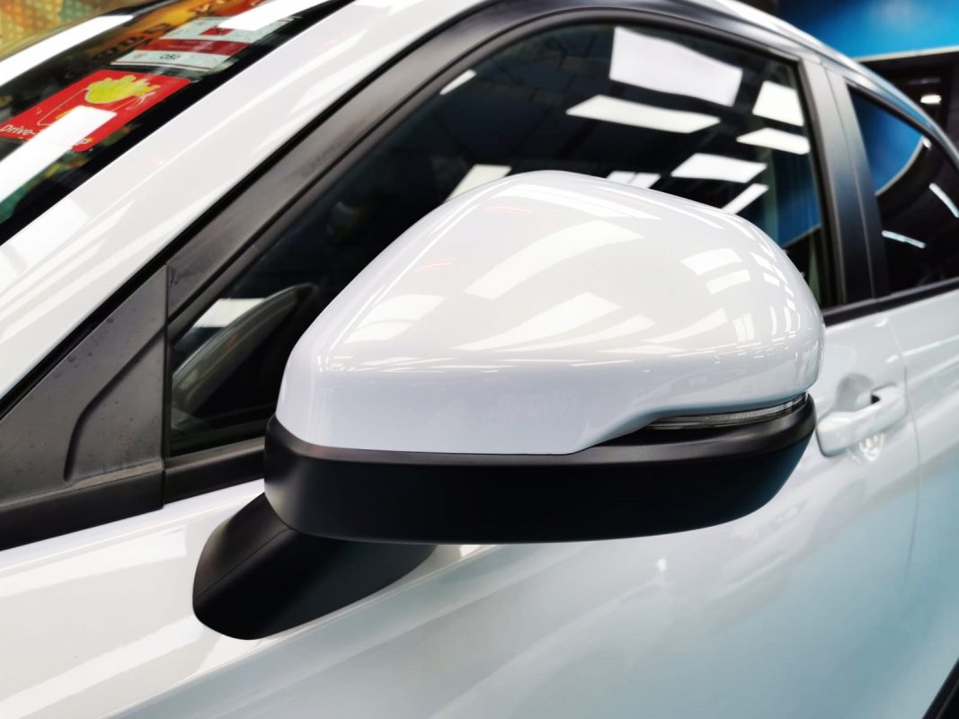 Side panel of the Honda HR-V with the ceramic finish locked in.