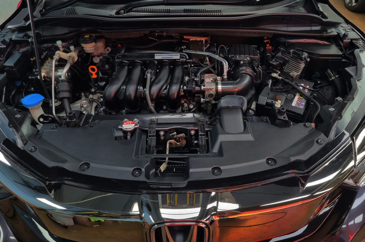 The HR-V's coated paintwork showing clean reflections.