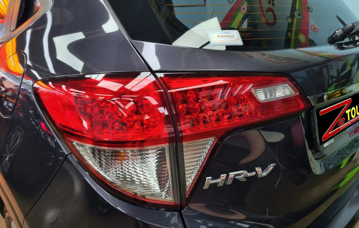 Side panel of the Honda HR-V with the titanium finish locked in.
