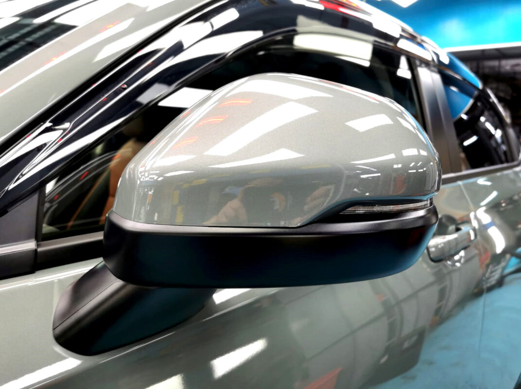Side panel of the Honda HR-V with the titanium finish locked in.
