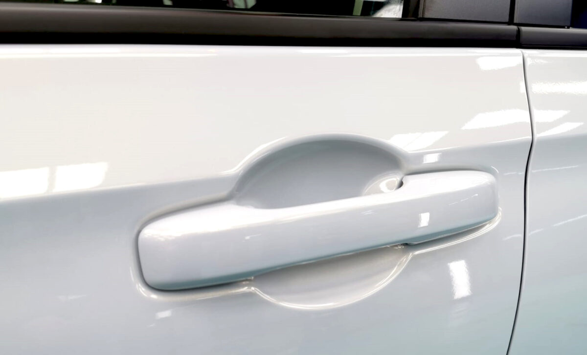Side panel of the Honda HR-V with the titanium finish locked in.