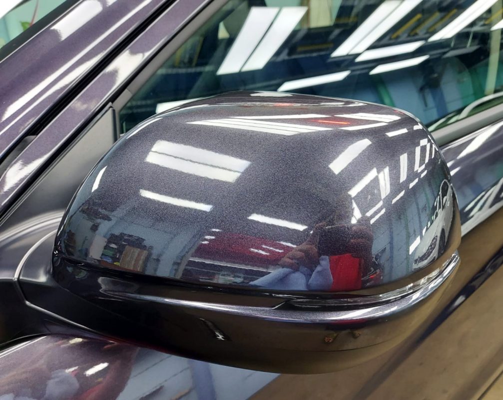 Side panel of the Honda HR-V with the titanium finish locked in.