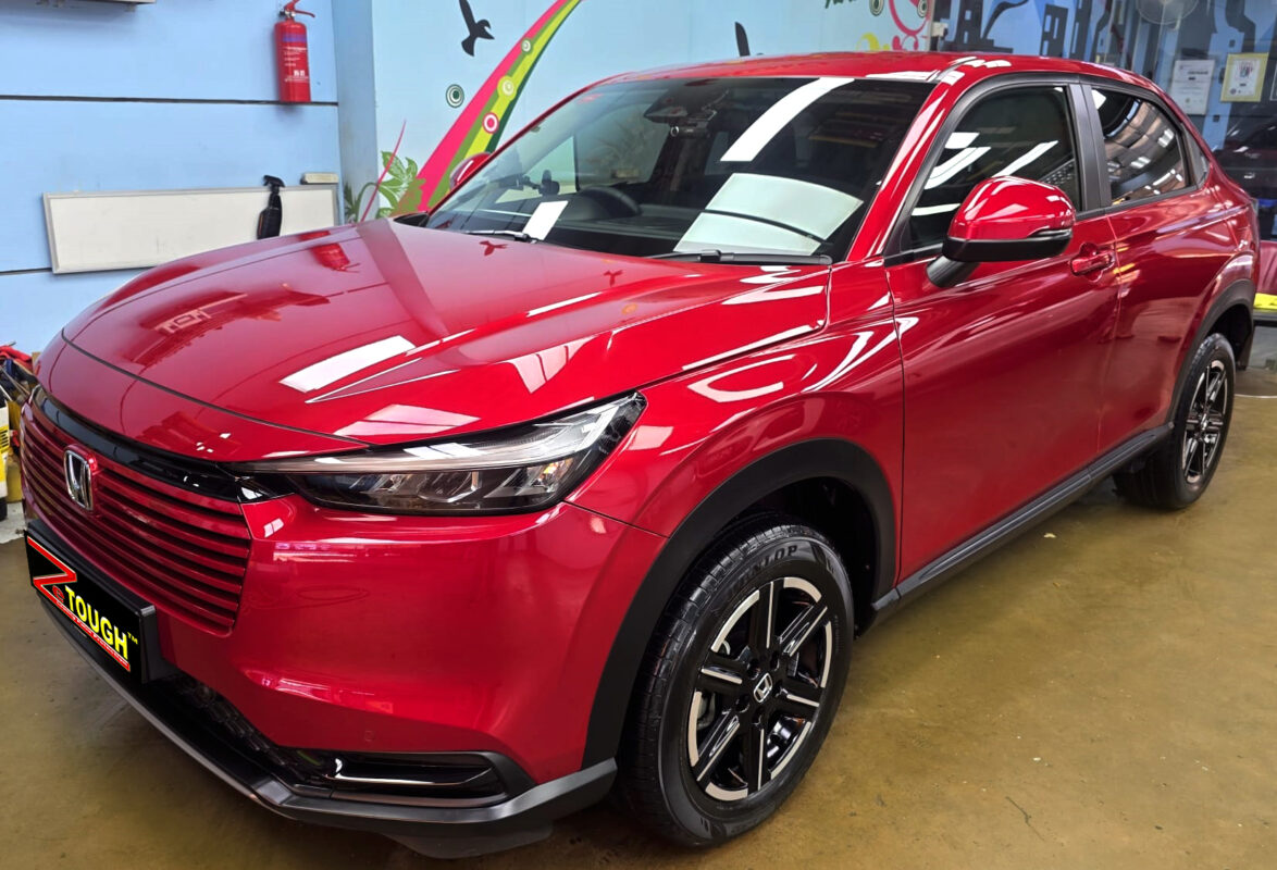 Honda HR-V, glossy after its ZeTough Ceramic coating.