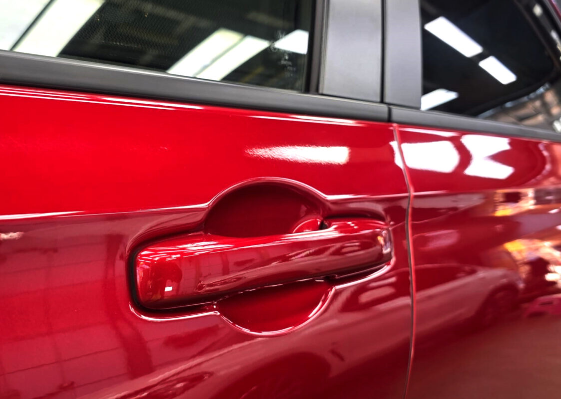 The coated paintwork of the Honda HR-V, clean and sharp.