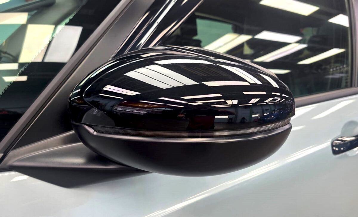 Side panel of the Honda Jazz Crosstar with the titanium finish locked in.