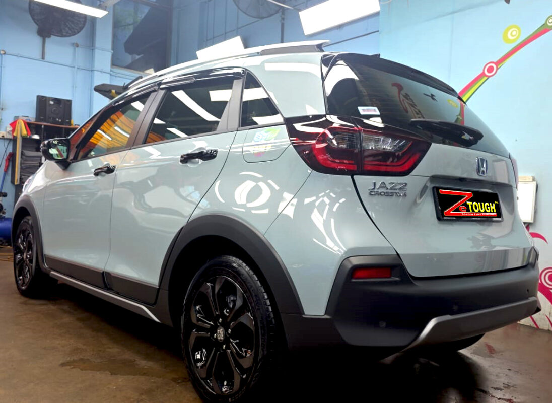 Rear quarter of the Honda Jazz Crosstar, glossy and protected.
