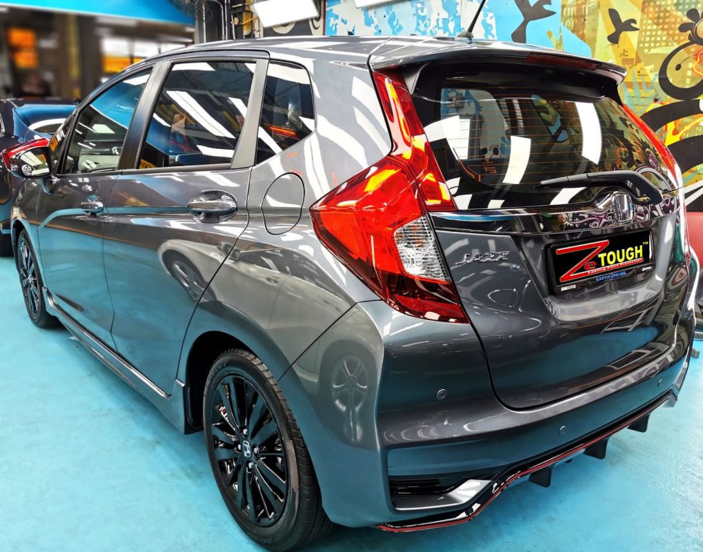 Side panel of the Honda Jazz with the titanium finish locked in.